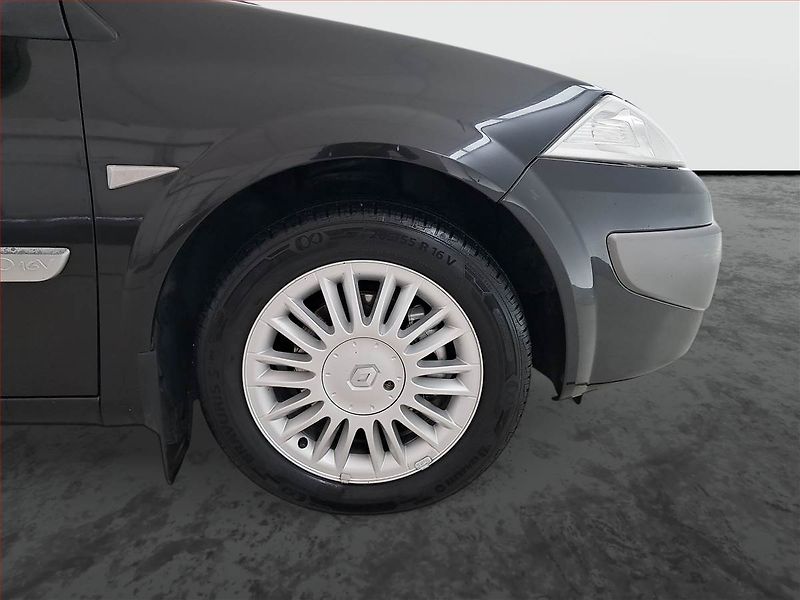 Renault Mégane (2006) 2.0 16V , jezdí výborně - fotka 15 z 17