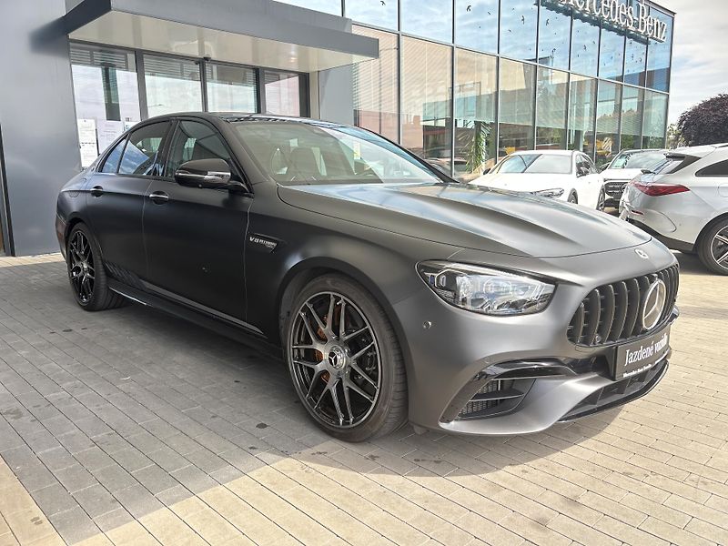 Mercedes-Benz Třídy E (2023) E 63 S AMG 4M+ sedan - fotka 2 z 51