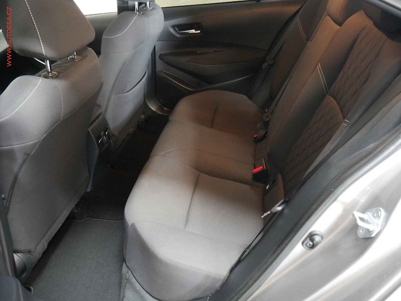Toyota Corolla (2021) 1.6i, ČR, servis.kniha, LED - fotka 10 z 20