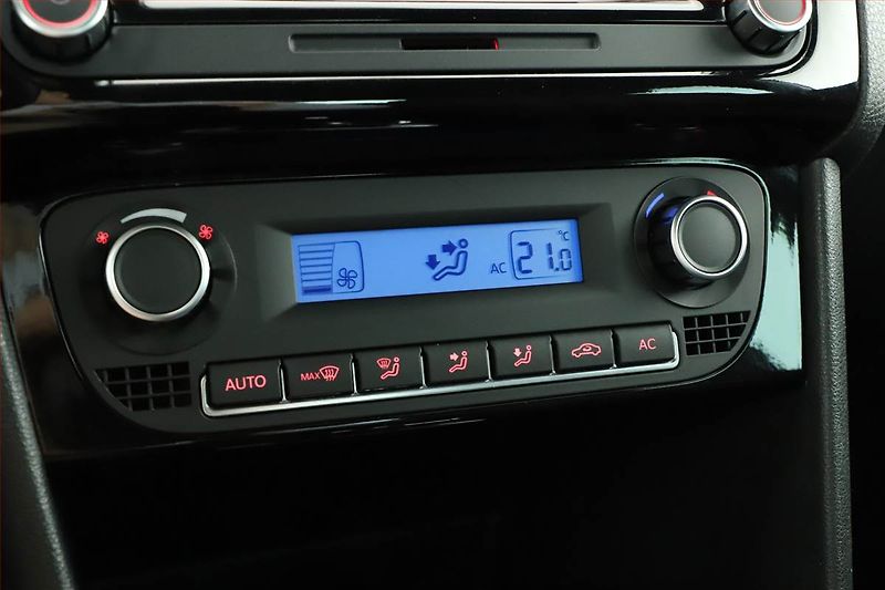 Volkswagen Polo (2011) 1.4 GTI, Automat, Tempomat - fotka 12 z 15