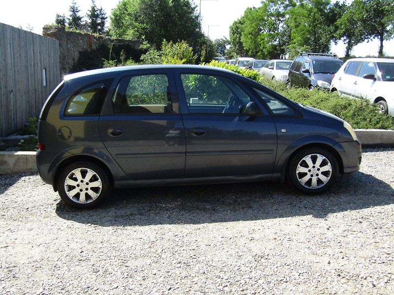 Opel Meriva (2009) 1.7 CDTi 74kW - fotka 3 z 35