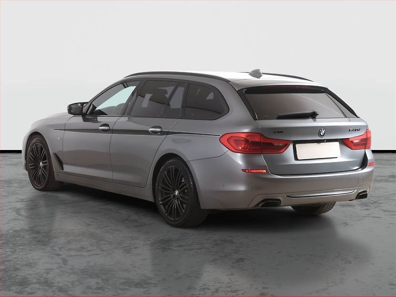BMW Řada 5 (2018) Sport Line 540d xDrive, 4X4 - fotka 4 z 23