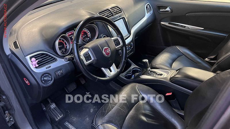 Fiat Freemont (2012) 2.0 JTD 4x4, 7míst, AT, navi - fotka 3 z 3