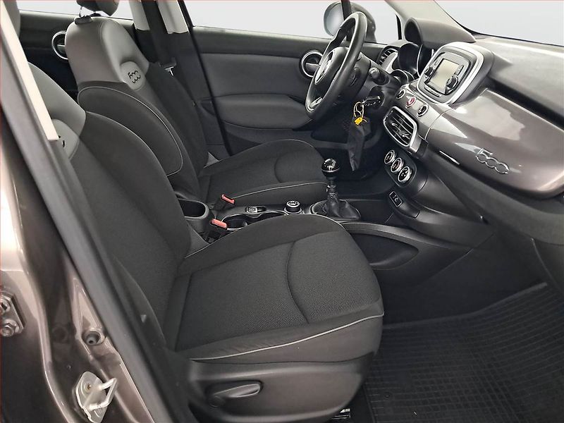 Fiat 500X (2016) 1.6 MultiJet, ČR,1.maj - fotka 9 z 17