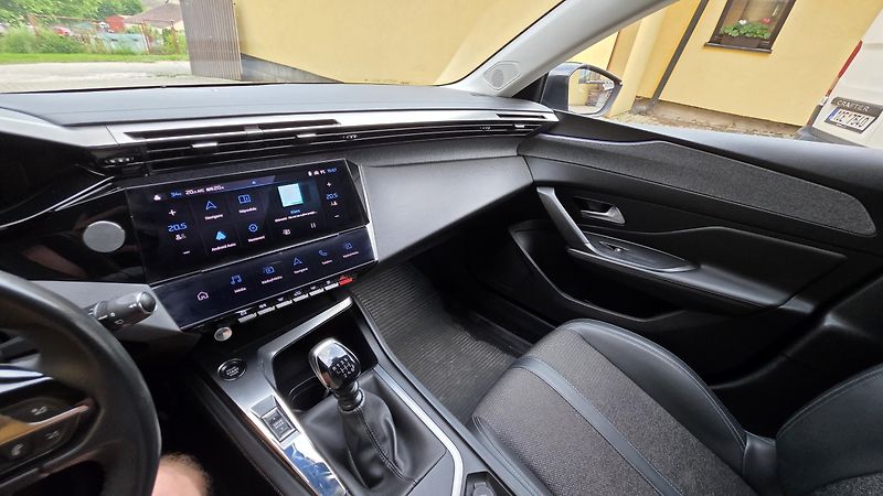 Peugeot 308 (2022) Výborný stav - fotka 9 z 11
