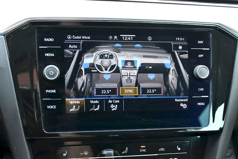 Volkswagen Passat (2023) ELEGANCE 2,0 TDI 110kW DSG - fotka 23 z 35