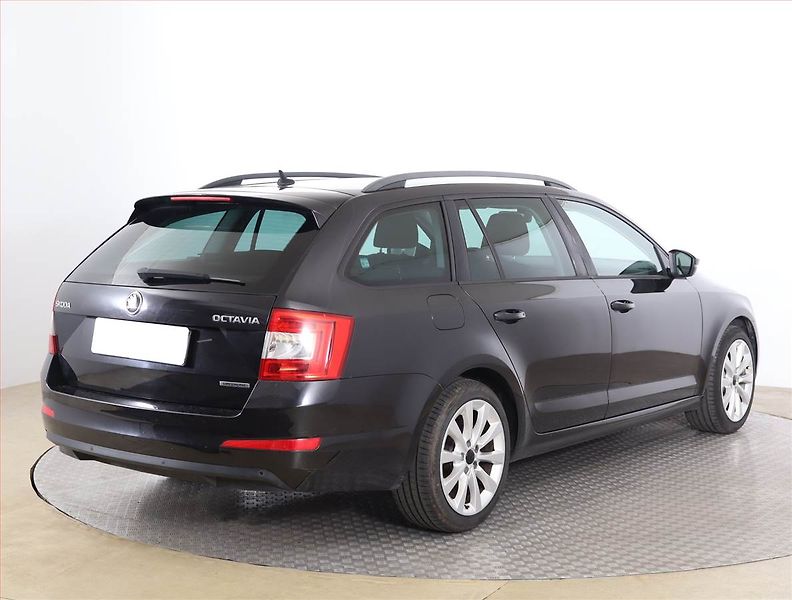 Škoda Octavia (2017) Ambition 1.6 TDI, Navi - fotka 5 z 18