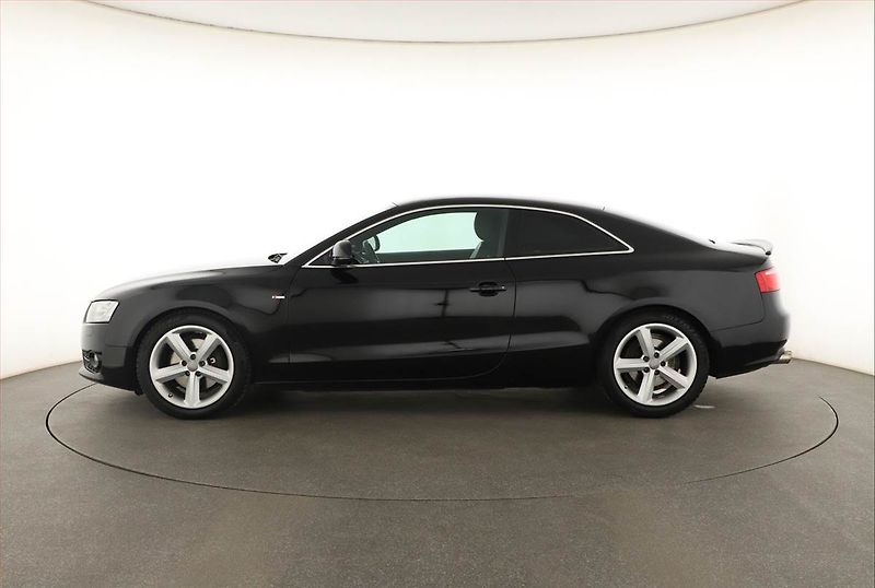 Audi A5 (2009) S-Line 2.0 TFSI, Xenony - fotka 3 z 14