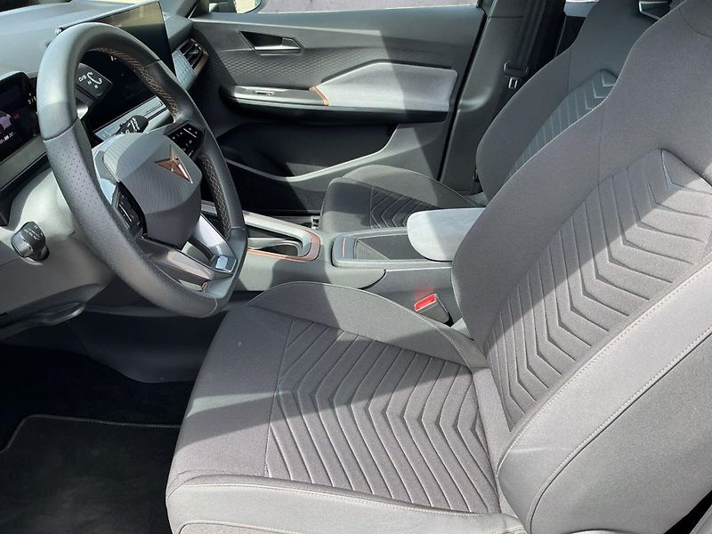 Cupra Born 150kW SoH 89,87% 360 ACC Tep.č - fotka 8 z 14