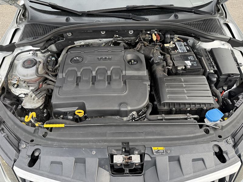 Škoda Octavia 1,6TDI 85kW Pravidelný servis - fotka 25 z 25