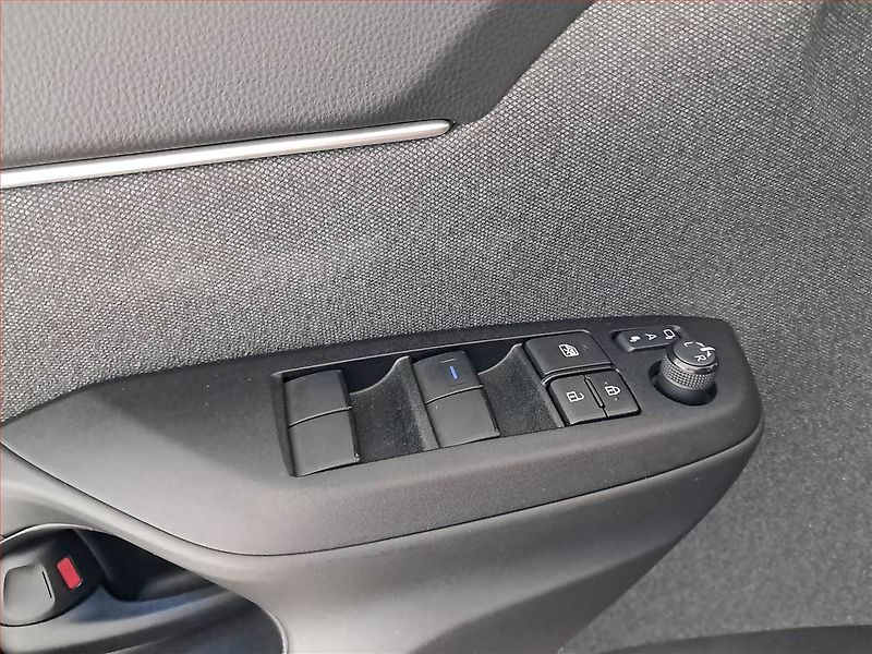 Toyota Yaris Cross (2022) 1.5 VVT-i - fotka 17 z 18
