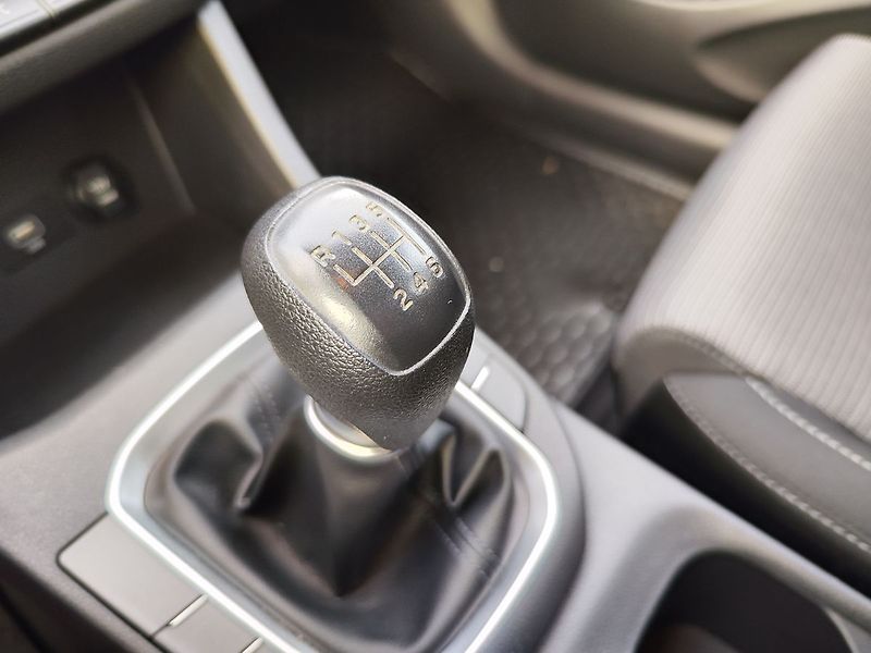 Hyundai i30 1.5i/81kW Start Plus - fotka 17 z 24