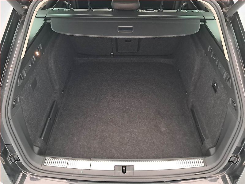 Škoda Superb (2015) Laurin&Klement 2.0 TDI 4x4 - fotka 14 z 22