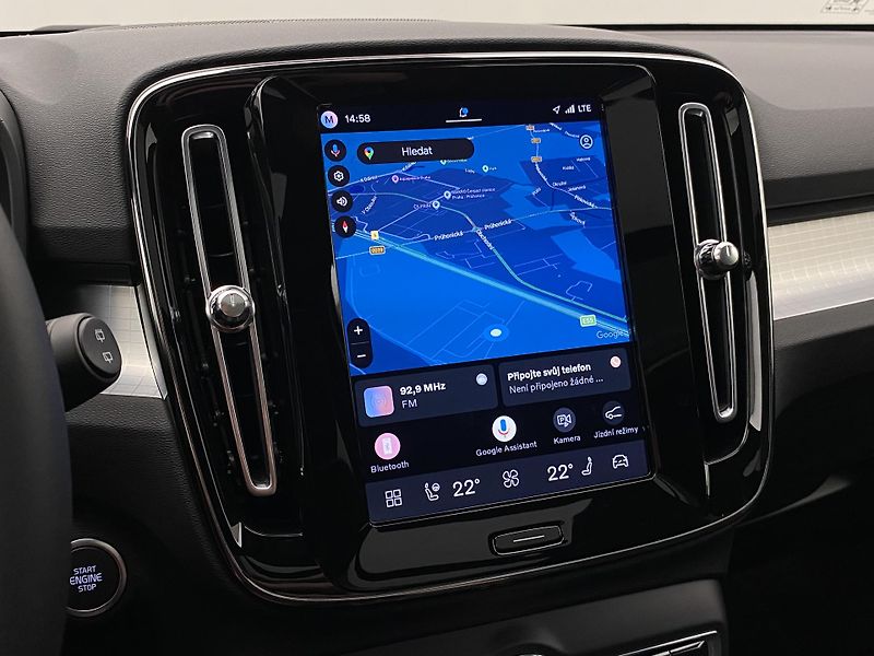 Volvo XC40 (2026) B3 AUT DARK ULTRA  - fotka 8 z 60