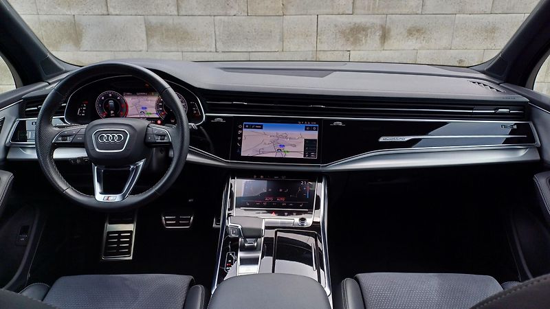 Audi Q7 S-LINE 3.0TDI WEBASTO B&O 1ČR  - fotka 17 z 44