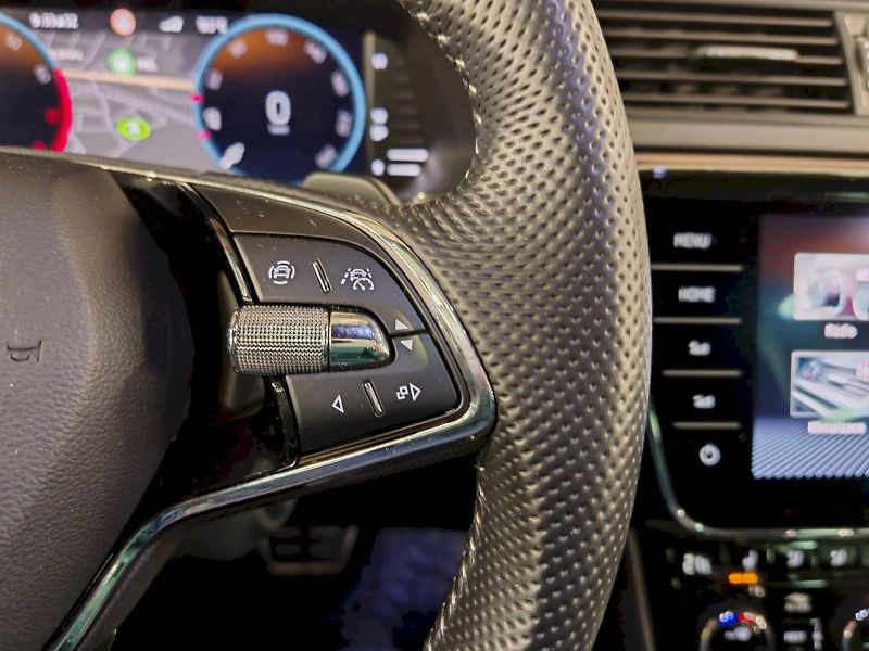 Škoda Superb (2023) Combi 2.0 TSI 140 kW DSG Sport - fotka 9 z 32