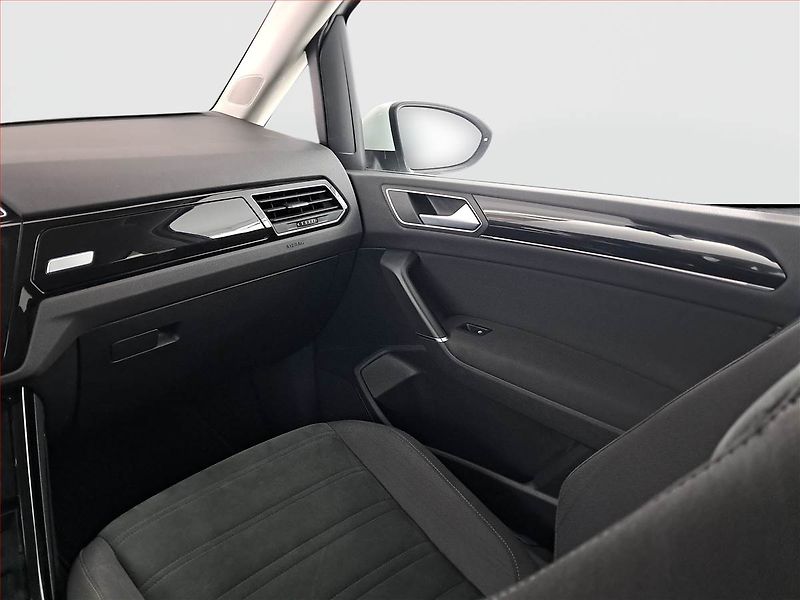Volkswagen Touran (2019) Highline 1.6 TDI, Automat - fotka 8 z 19