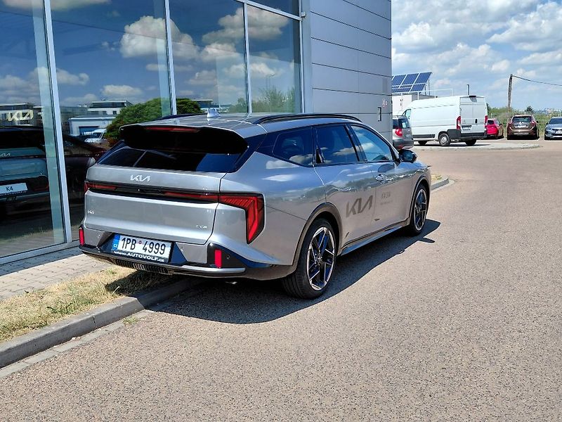 Kia K4 GT-LINE 1,6 T-GDi GPF 7DCT 132 - fotka 8 z 12