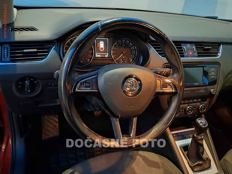 Škoda Octavia (2015) 1.6 TDi, 2.maj,ČR, Style - fotka 12 z 17