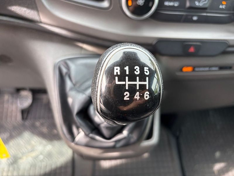 Ford Transit Custom L2 6-Míst rozvody a servis udě - fotka 16 z 18