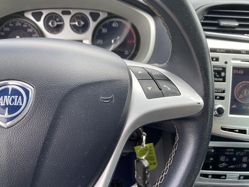 Lancia Delta 2.0JTD 165PS SPORT NAVI SERVIS - fotka 154 z 169
