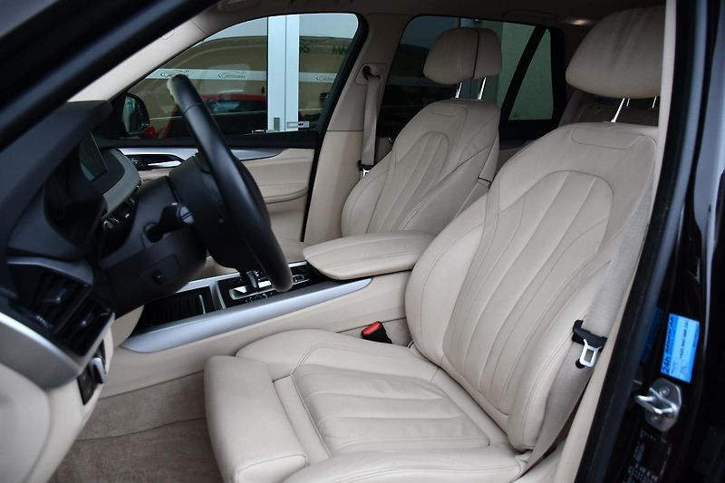 BMW X5 xDrive40d  K360°ACC ČR - fotka 14 z 38