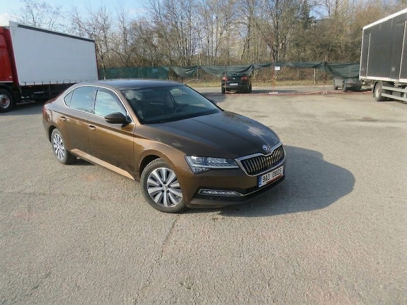 Škoda Superb 2.0 TDI 110kW  Style DSG, tažn - fotka 3 z 20