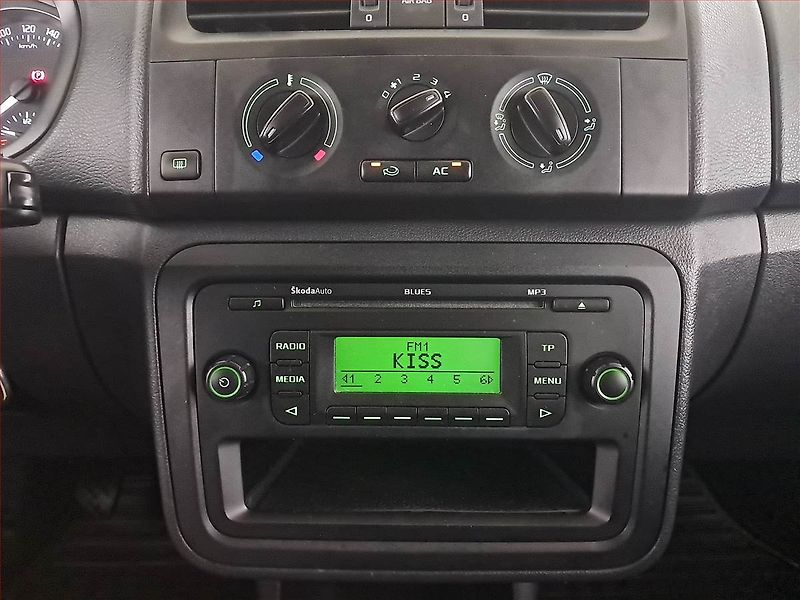 Škoda Fabia (2013) Ambiente 1.2 TSI - fotka 12 z 17