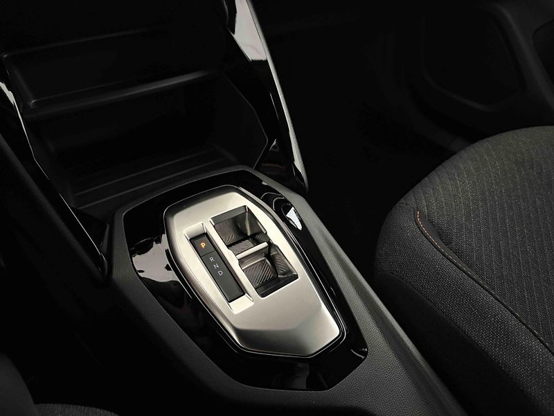 Peugeot 2008 (2026) Business Hybrid 110 e-DCS6 - fotka 19 z 36