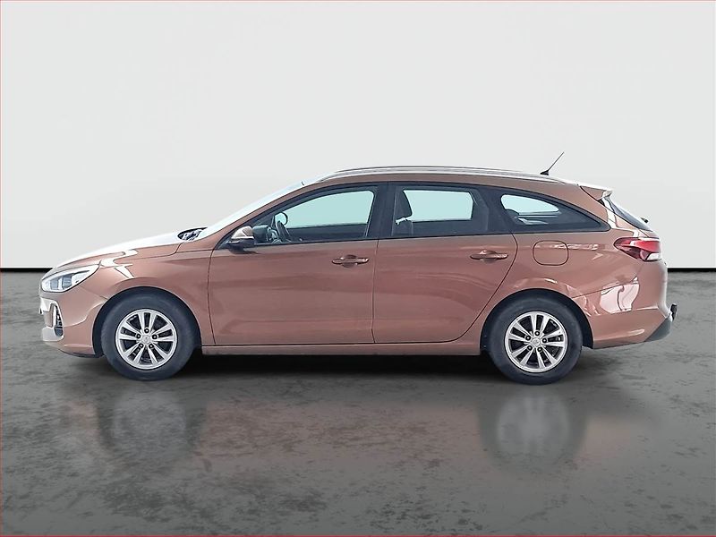 Hyundai i30 (2018) Trikolor 1.0 T-GDI, Serv.kniha - fotka 3 z 17