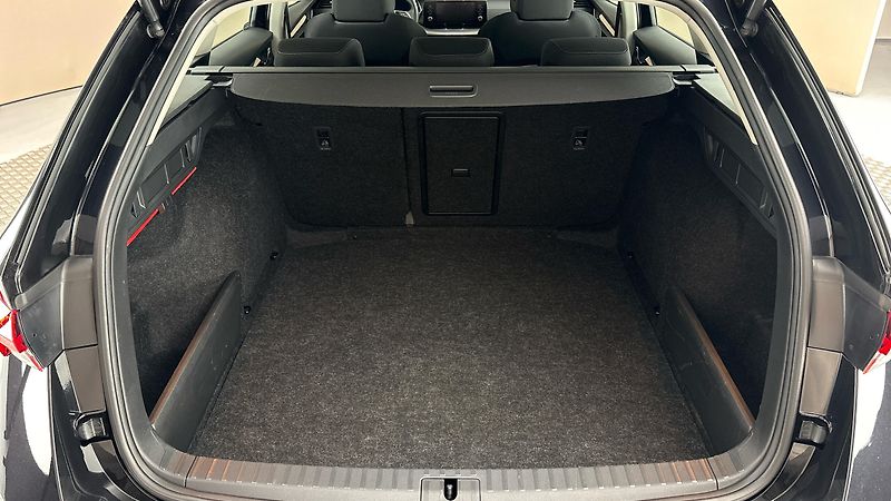 Škoda Octavia 2.0 TDI Ambition Combi - fotka 17 z 23