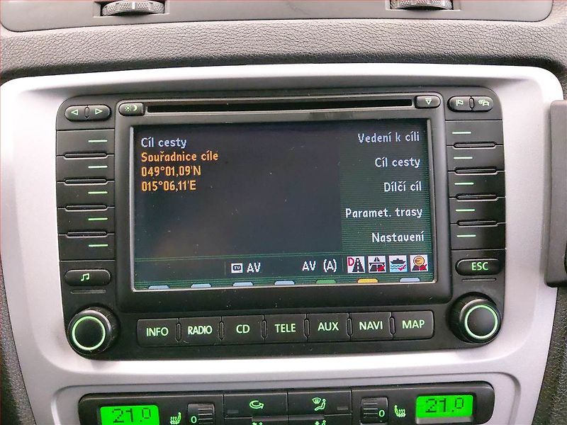 Škoda Octavia (2006) RS 2.0 TDI, Navi, Xenony - fotka 13 z 17