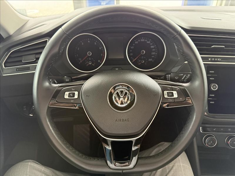 Volkswagen Tiguan 1,4   TSI,SERVISKA,1.MAJITEL - fotka 13 z 26