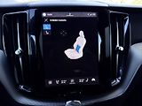 Volvo XC60 B5 AWD // PLUS DARK // 1.maj.  - náhled 21