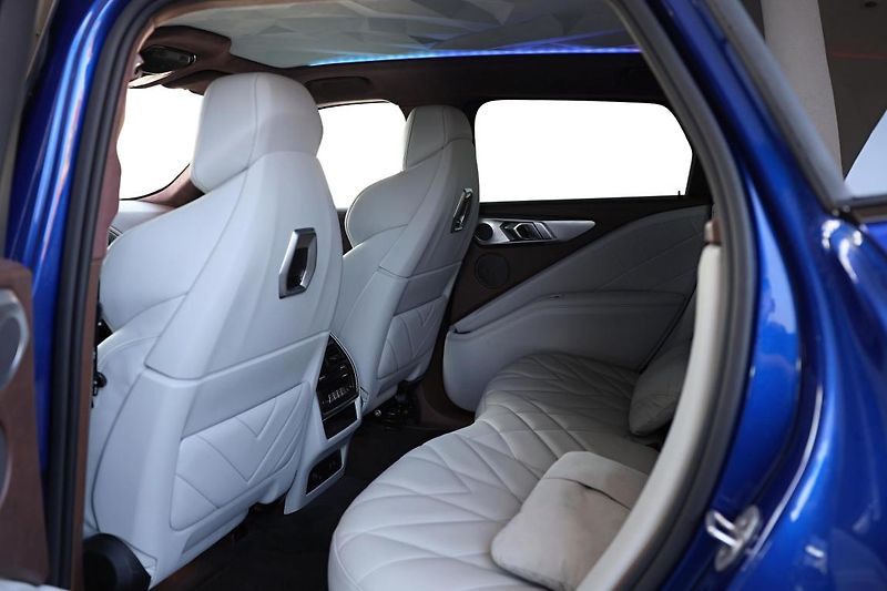 BMW XM 50e - fotka 15 z 17