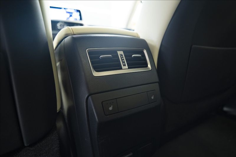 Lexus RX 3,5 AWD HYBRID 1. MAJITEL ČR - fotka 19 z 50