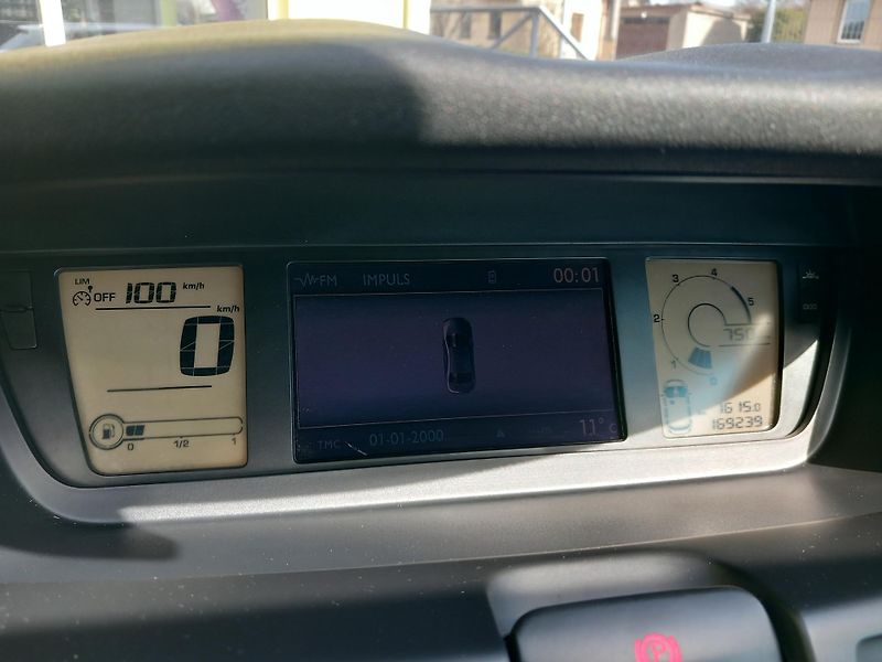Citroën C4 Picasso (2010) 1,6HDi SERVISKA NAVI  NOVÁ STK - fotka 25 z 34