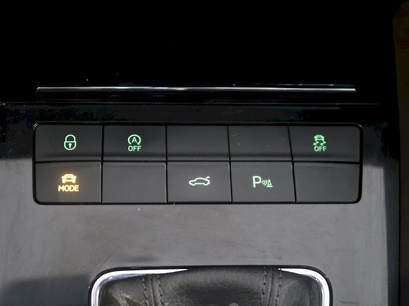 Škoda Octavia (2019) LAURIN&KLEMENT 2.0TDI 135KW 4x - fotka 30 z 40