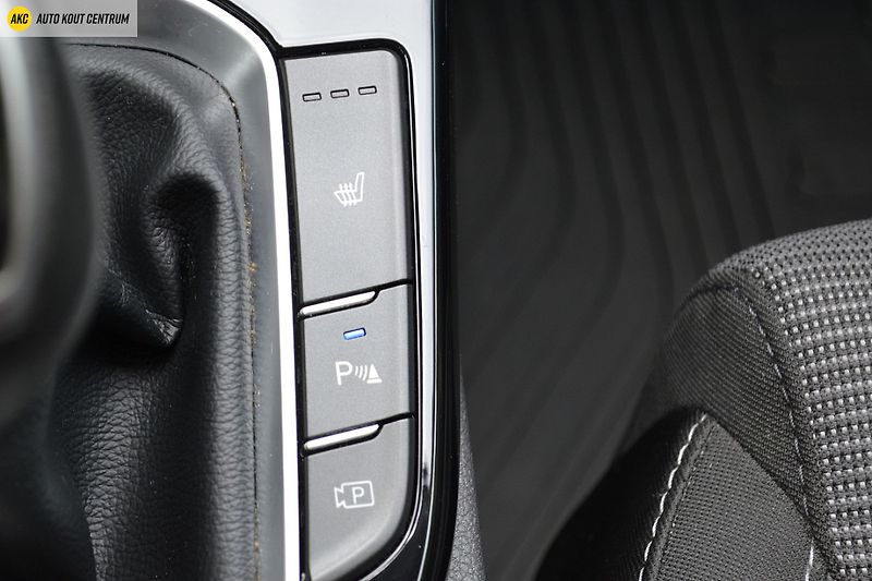 Hyundai i30 WG 1,5I MT SMART FAMILY NAVI - fotka 22 z 47