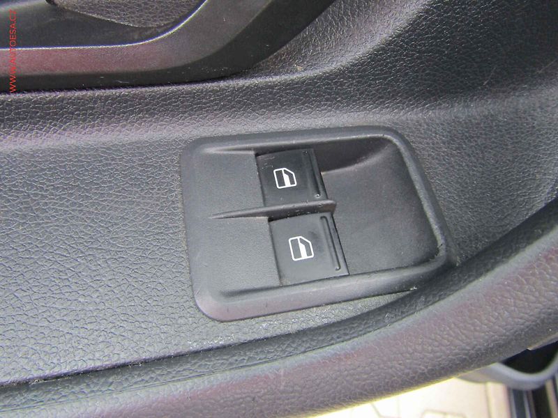 Škoda Fabia (2014) 1.2 TSi, 2.maj,ČR, Ambition - fotka 11 z 19