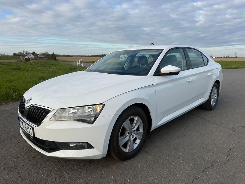 Škoda Superb 2,0 TDI 110 kW - fotka 1 z 18