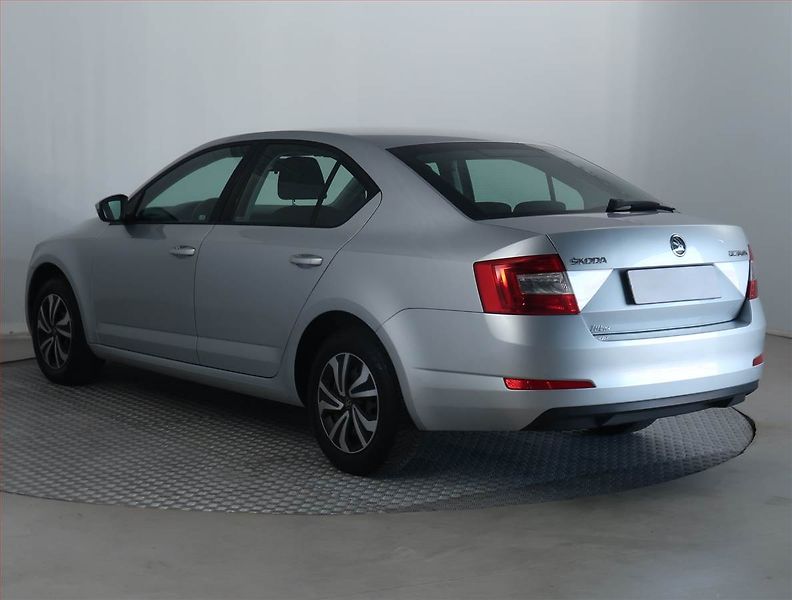 Škoda Octavia (2013) Ambition 1.2 TSI, Tempomat - fotka 4 z 14