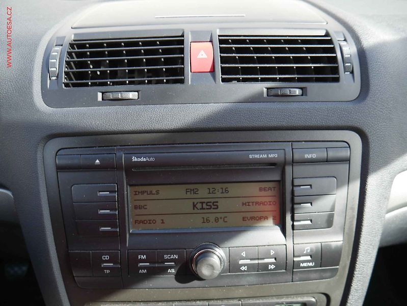 Škoda Octavia (2007) 1.9TDi, ČR, Elegance, TZ - fotka 14 z 16