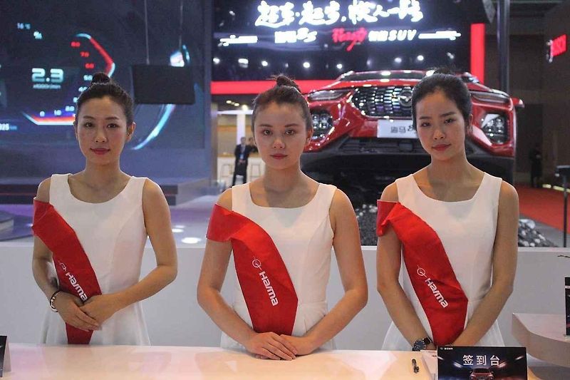 Jedna z premiér na stánku Hongqi