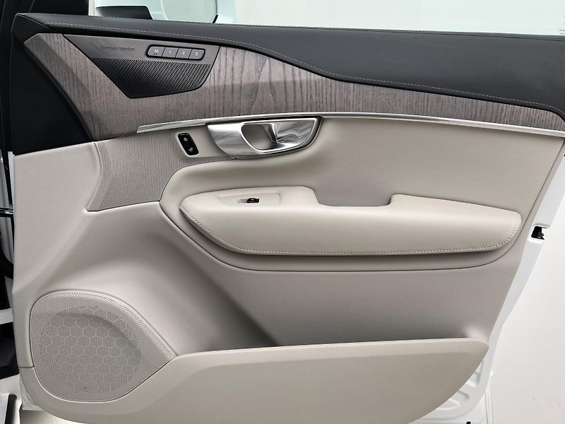 Volvo XC90 B5 AWD ULTIMATE BRIGHT 7 MÍST  - fotka 51 z 51