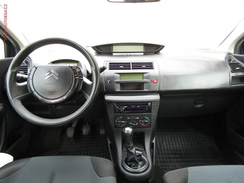 Citroën C4 (2007) 1.4i 16V, ČR, servis.kniha - fotka 8 z 17