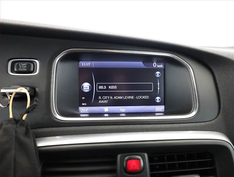 Volvo V40 (2013) 2.0 D3, Navi, Tempomat - fotka 12 z 17