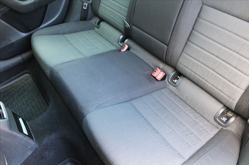 Škoda Octavia 2,0 TDI  ČR,TAŽNÉ,ELEGANCE - fotka 25 z 33