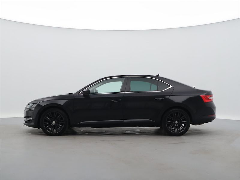 Škoda Superb 2,0 TDI DSG 4x4 CZ Style DPH - fotka 4 z 34
