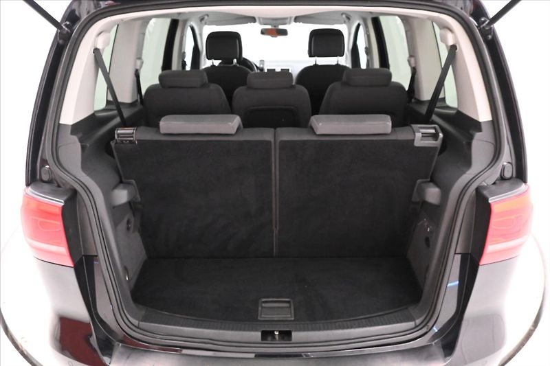 Volkswagen Touran 2,0 TDI 103kW DSG 7 míst Nová - fotka 10 z 31